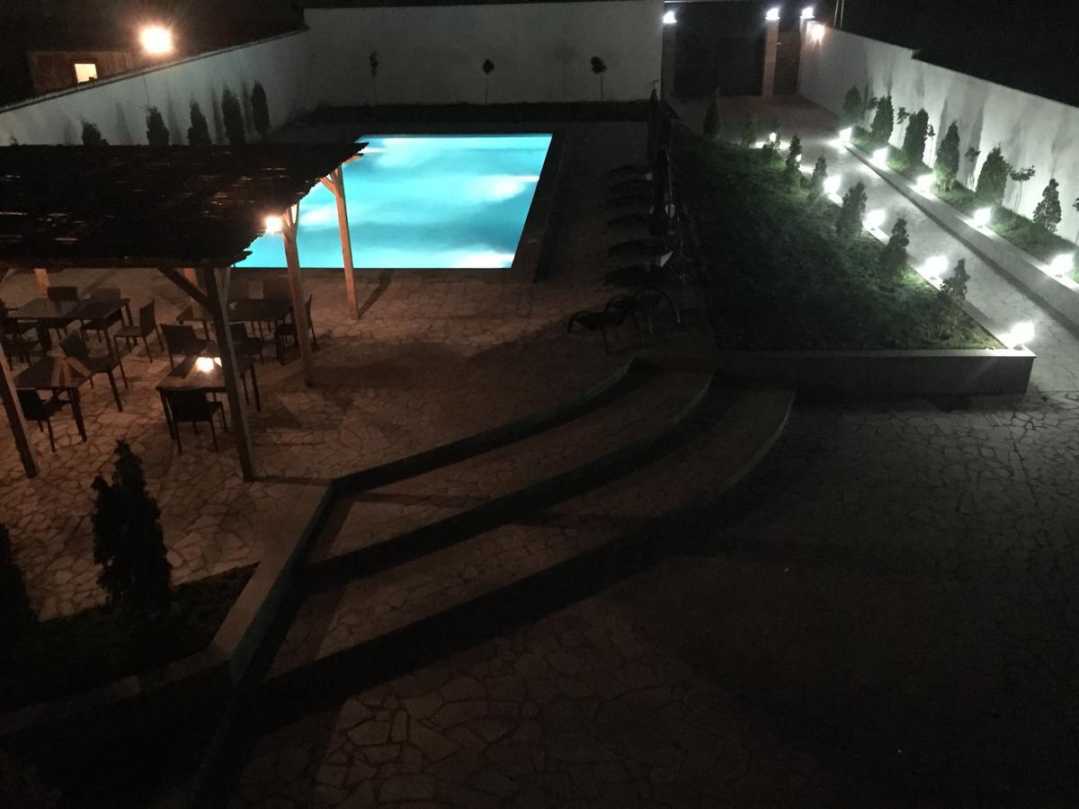 Ossanna Hotel Erivan Dış mekan fotoğraf