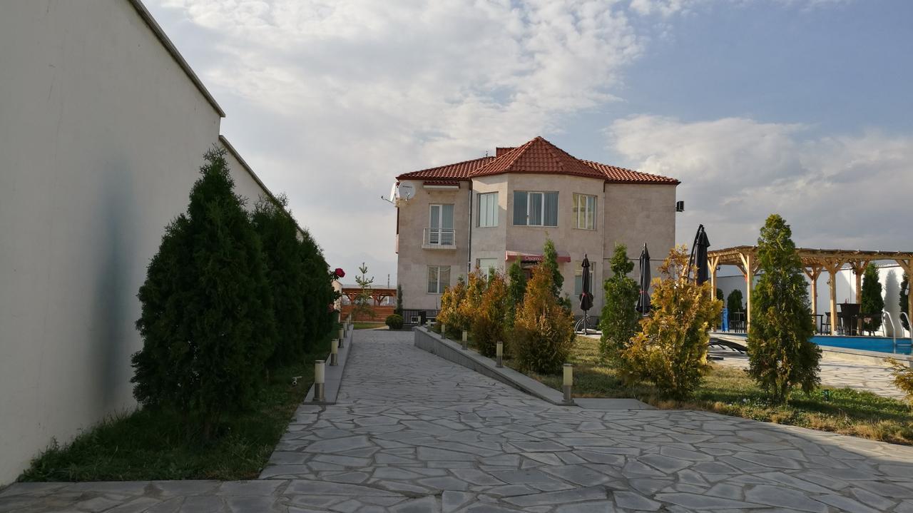 Ossanna Hotel Erivan Dış mekan fotoğraf