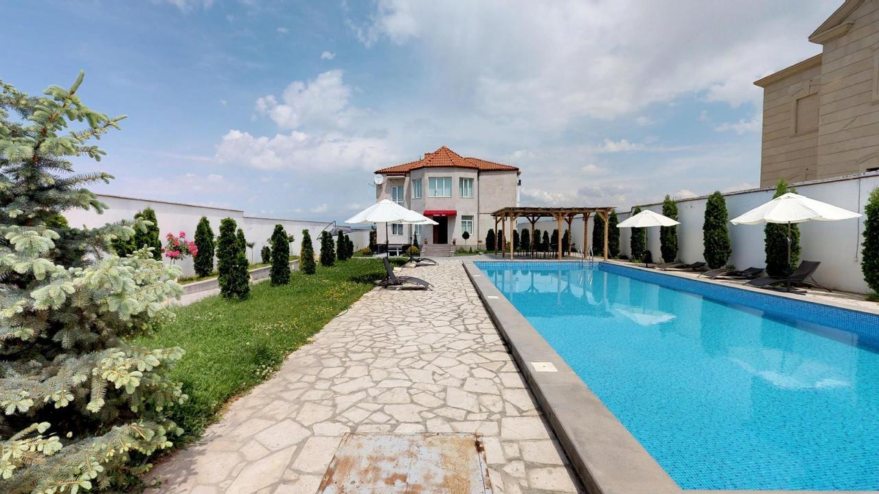Ossanna Hotel Erivan Dış mekan fotoğraf