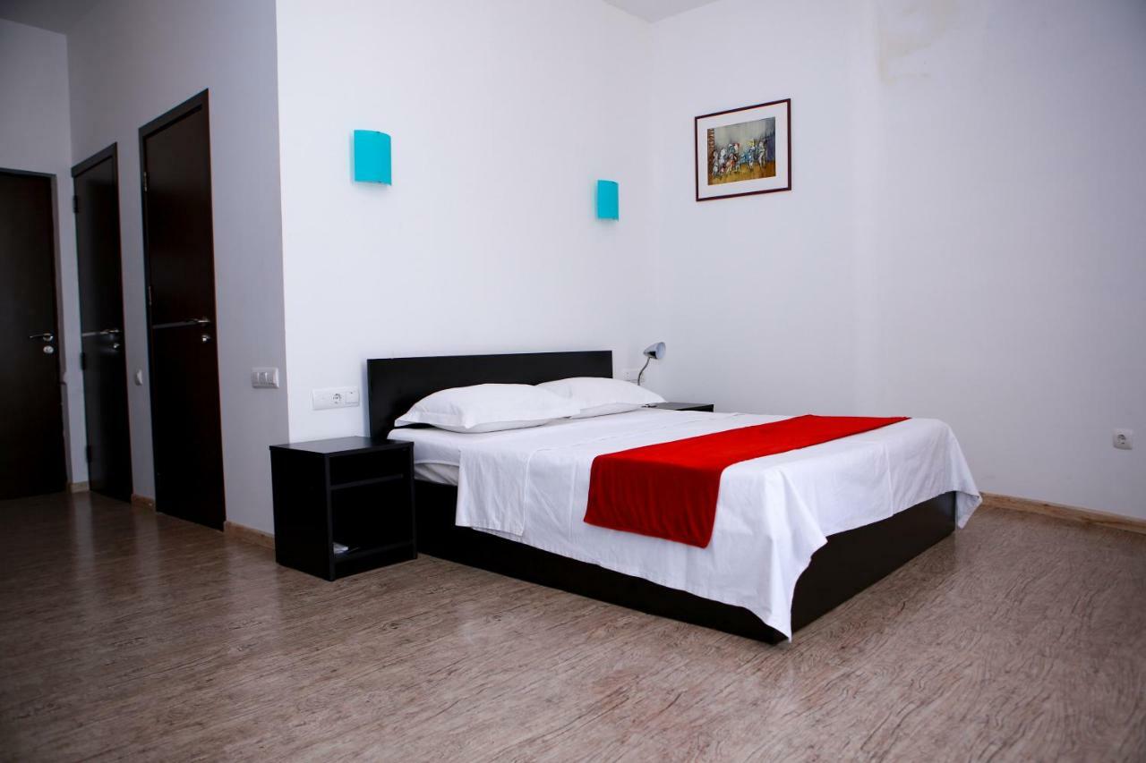 Ossanna Hotel Erivan Dış mekan fotoğraf